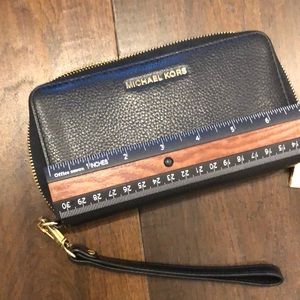 Michael Kors Wallet zip 7x4x1